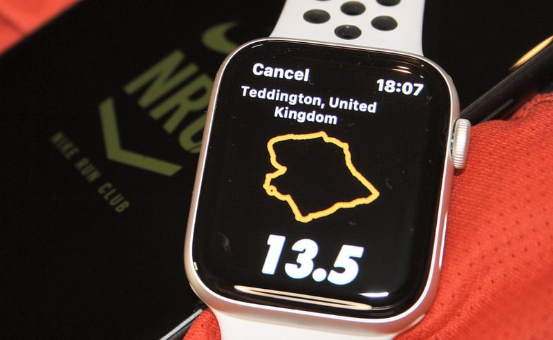 Nike Run Club NRC Apple Watch SE