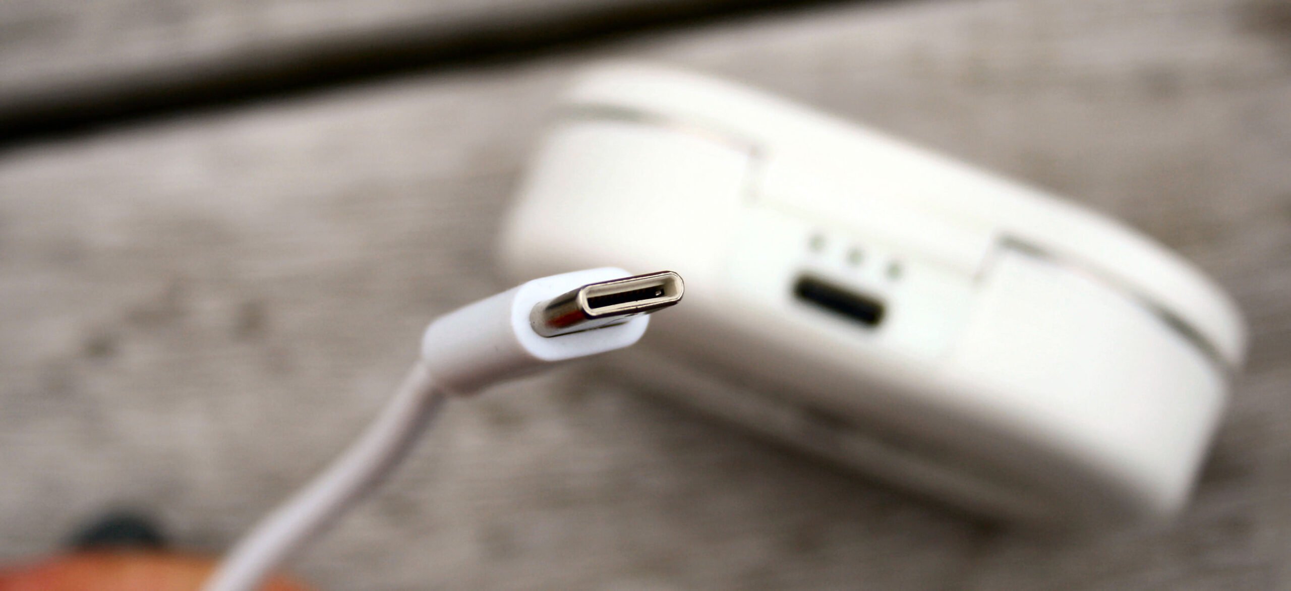 QuietOn Sleep 3 usb charger and case, Review of earbuds and charging case