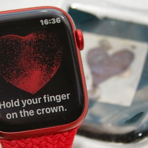 Apple Watch Series 7 ecg ekg