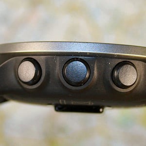 Suunto 5 Peak right side view\