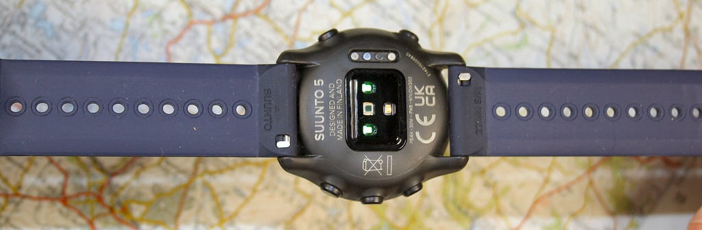 Suunto 5 Peak underside and optical hr sensor