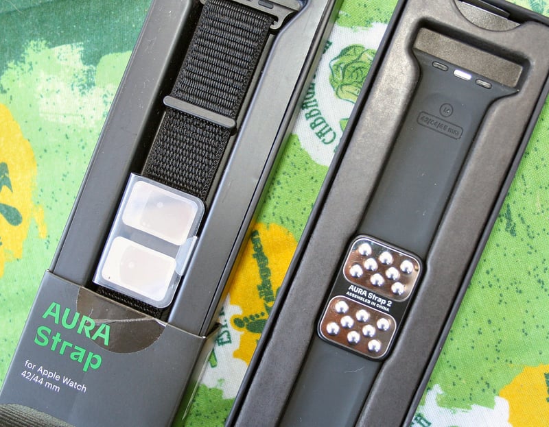 Aura strap 2 vs oura strap 1 - both boxed (2)