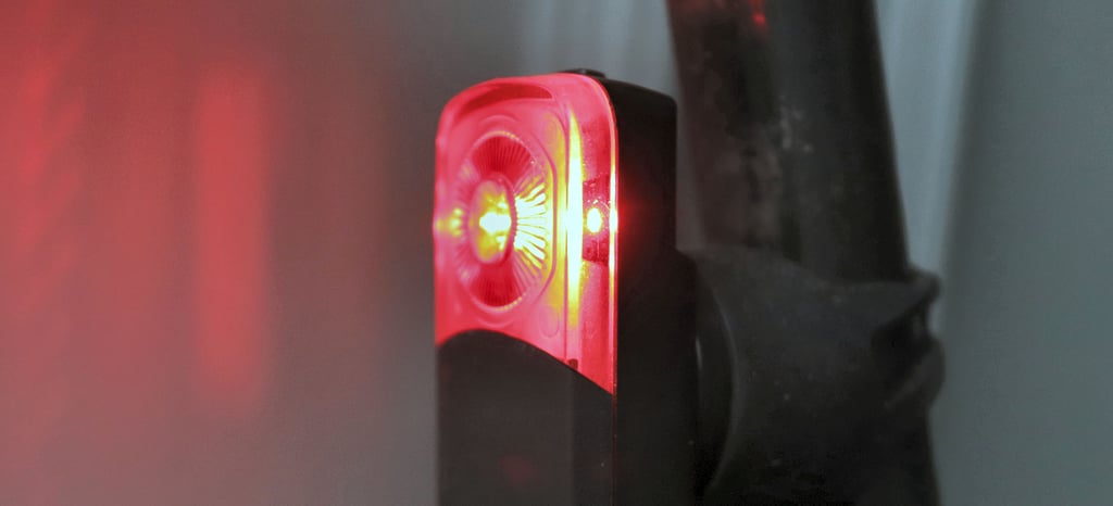 Bryton Gardia R300L smart taillight radar