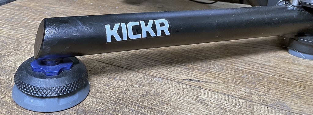 wahoo kickr axis feet on kickr v6 2022