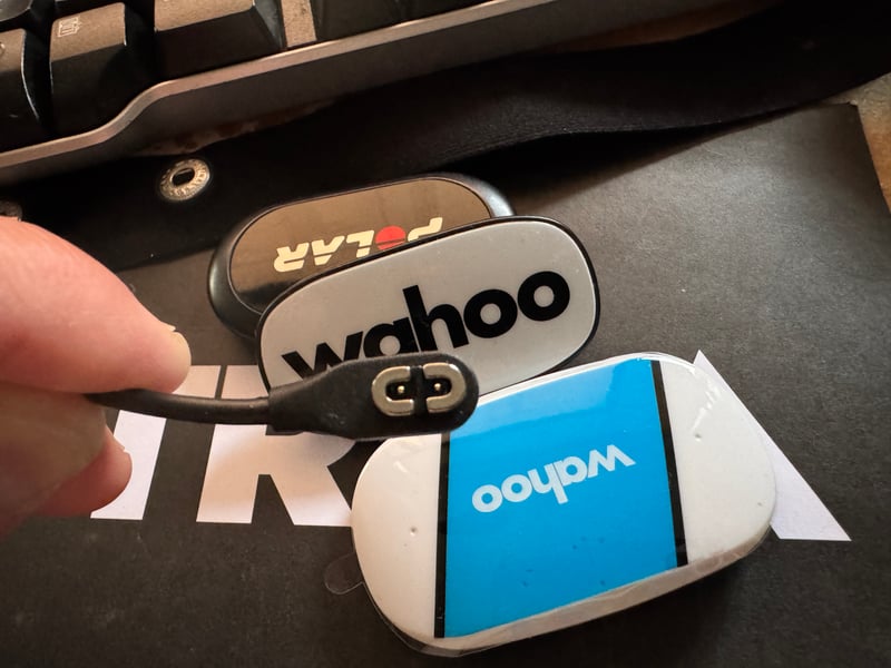 wahoo trackr charging cable