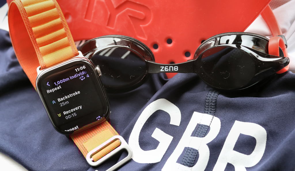 Apple Watch 10 structured swim workouts watchos 11