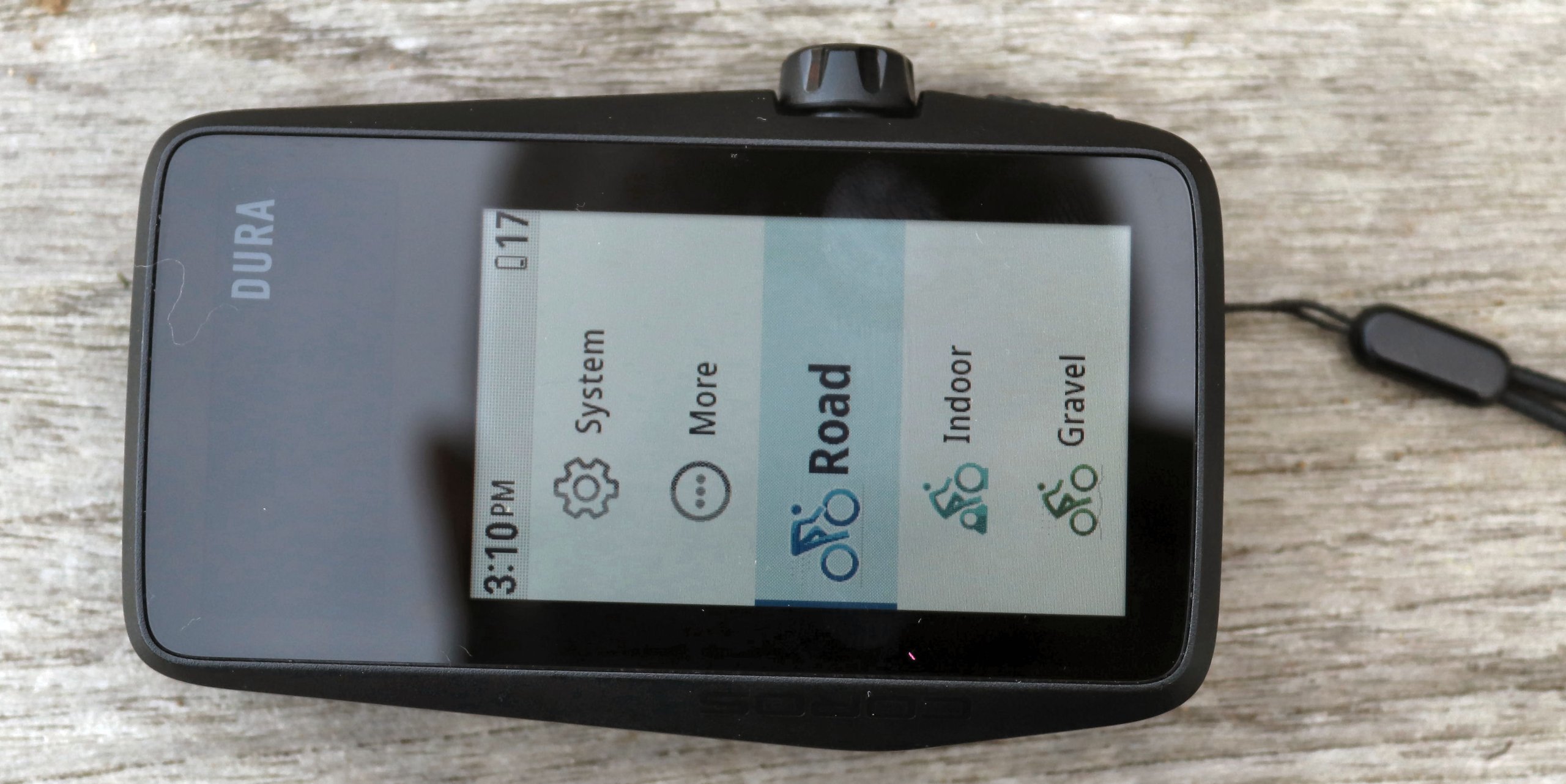 Coros DURA image showing display choosing ROAD bike profile