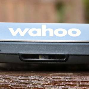 Wahoo ELEMNT Ace Front View with pressure sensor port