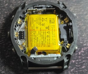 Garmin Fenix 8 teardwon internal details