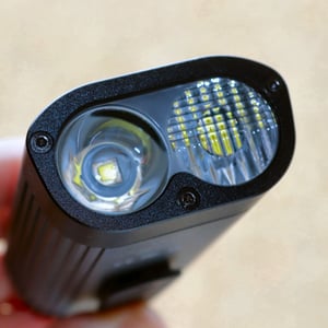 Ravemen PR1400 2x lenses front view