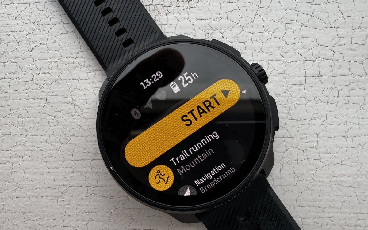 Suunto Race 2 Review and trail running sports profile