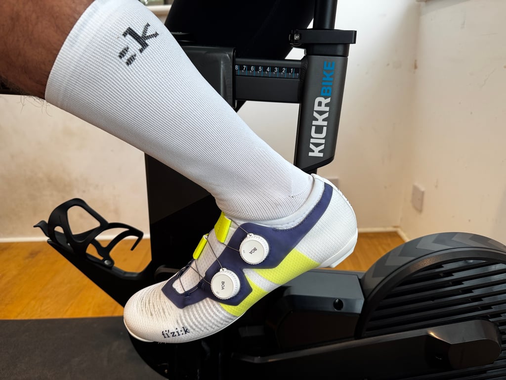 fizik vega carbon on wahoo kickr bike pro