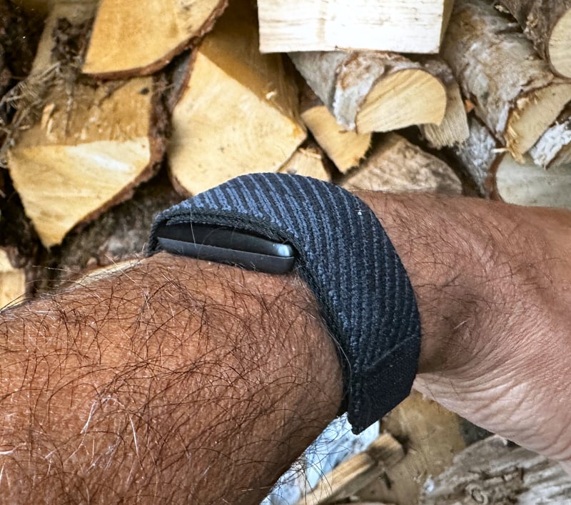 the5krunner wearing polar loop on wrist view of depth