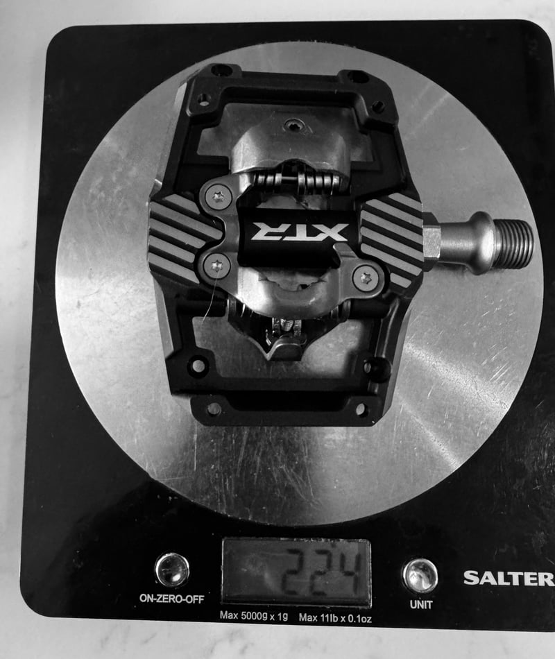 Shimano XTR M9220 Pedal weigh in on scale