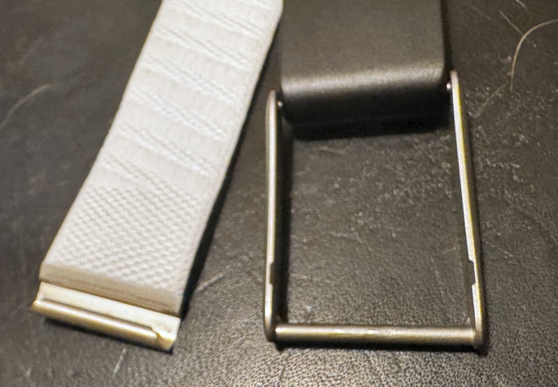 fake copy whoop 5 mg band attachment view of each end of strap