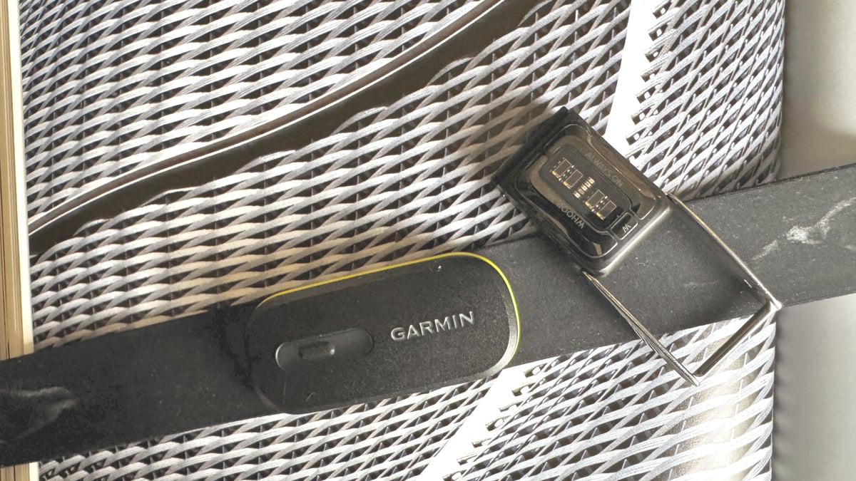 whoop 5.0 mg comparison to chest strap garmin hrm 600