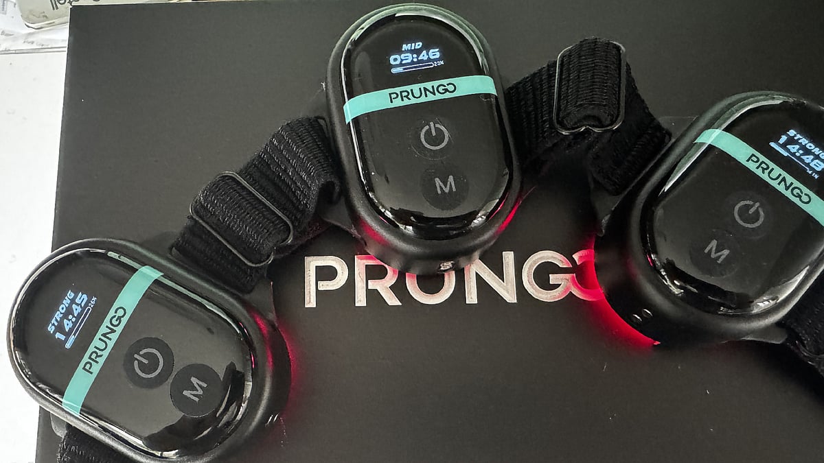 Prungo FluxGo RLT300 red light therapy device with three modules and charging case