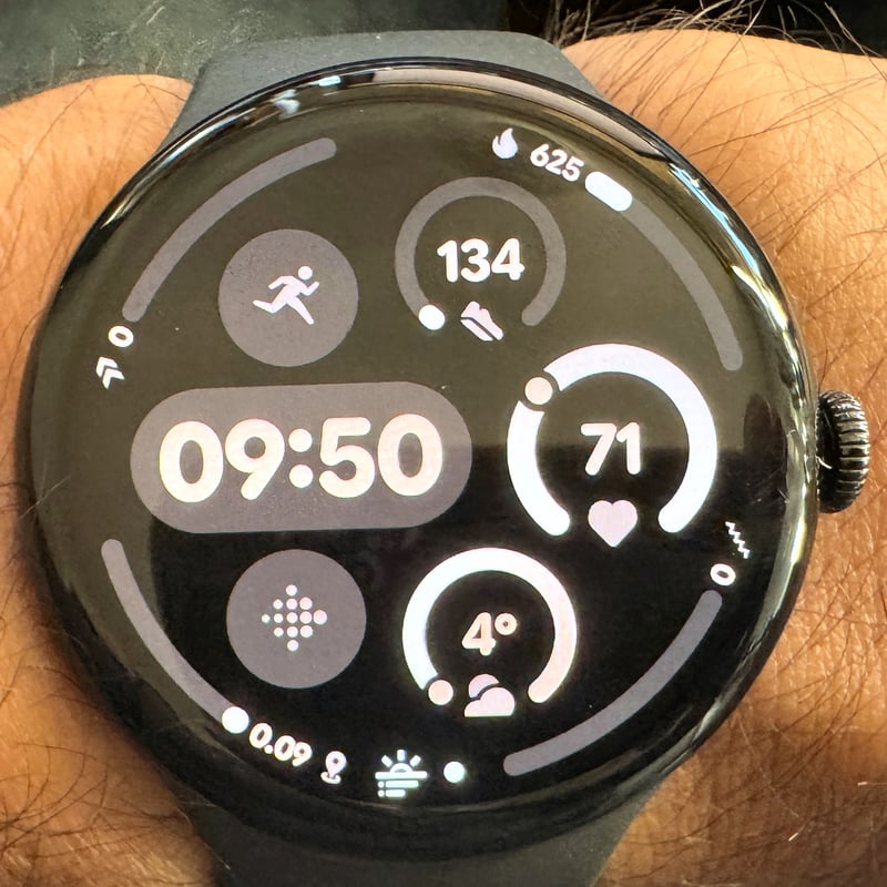 Pixel Watch 4 Active Watch Face with large digital time and active complications