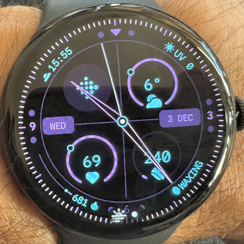 Pixel Watch 4 Adventure Watch Face, a bold analogue face with large indices