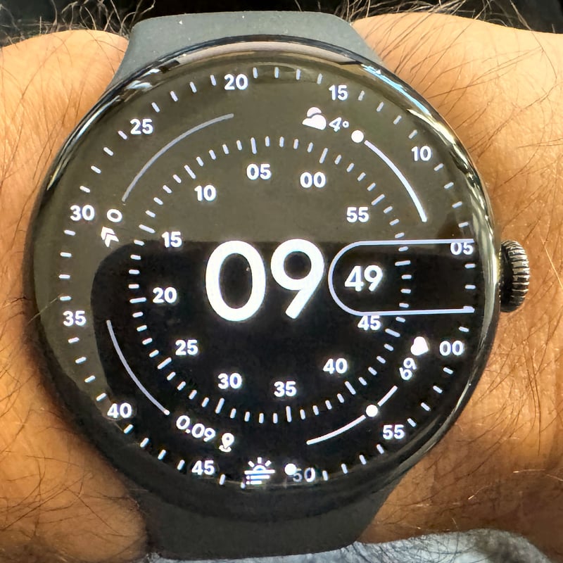 Pixel Watch 4 Concentric Watch Face using a layered dial with complications on the outer ring