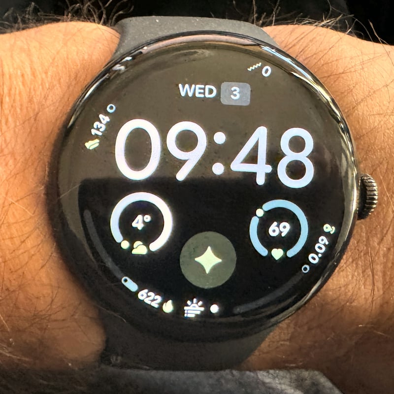Pixel Watch 4 Modular Watch Face, a dense digital grid for displaying multiple complications