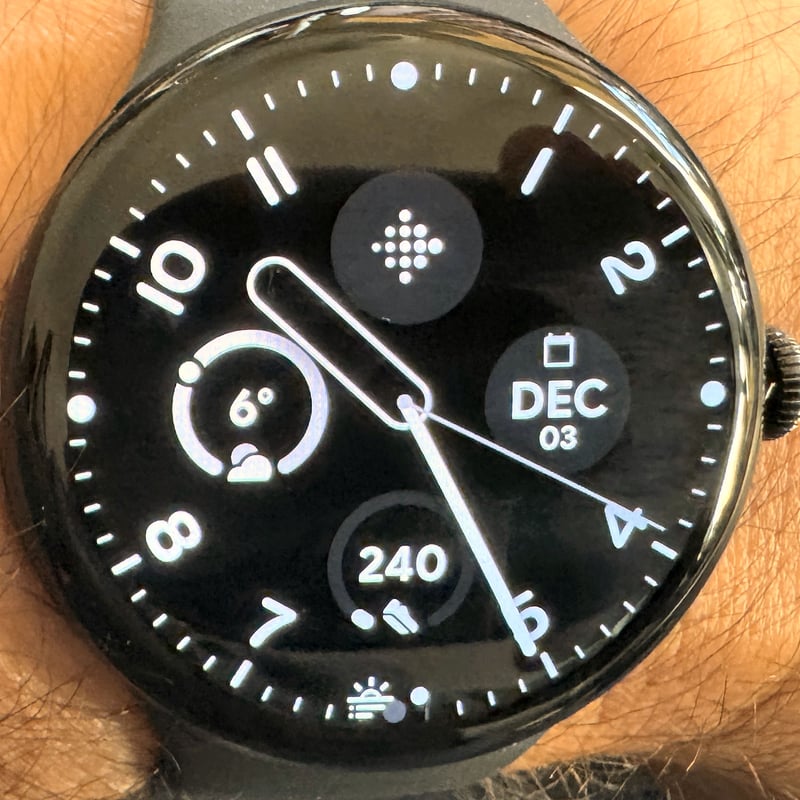 Pixel Watch 4 Pilot Watch Face, a flight instrument inspired analogue design