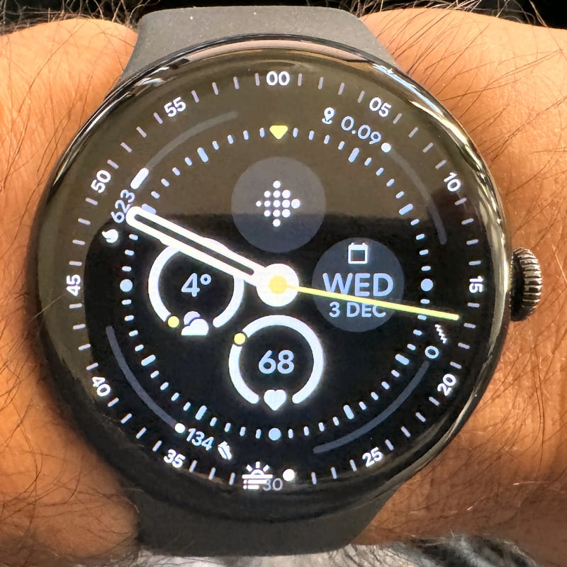 Pixel Watch 4 Field Watch Face, a rugged military style analogue design