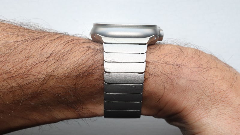 Apple Watch Ultra 3 - is it too big - assessd from side of wrist view