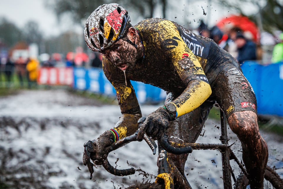 Category Bronze - Pim Waslander - Wout van Aert, Cyclocross in optima forma at Dendermonde, Belgium