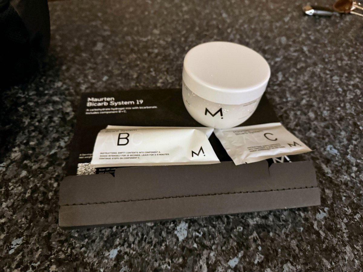 Maurten Bicarb System 19 box contents showing gel sachets and mini-tablet packets
