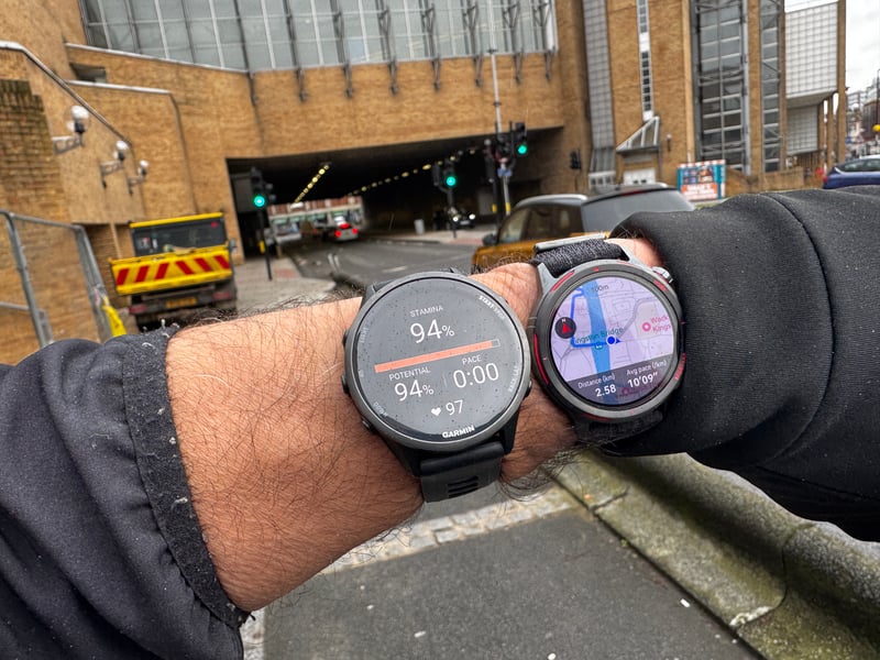 huawei watch gt runner 2 - runner about to go into long tunnel to test accurayc against forerunner 970