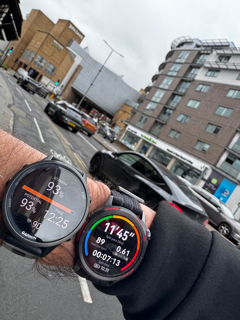 huawei watch gt runner 2 - runner tests accuracy on wrist against forerunner 970 next to 8 storey urban building canyon