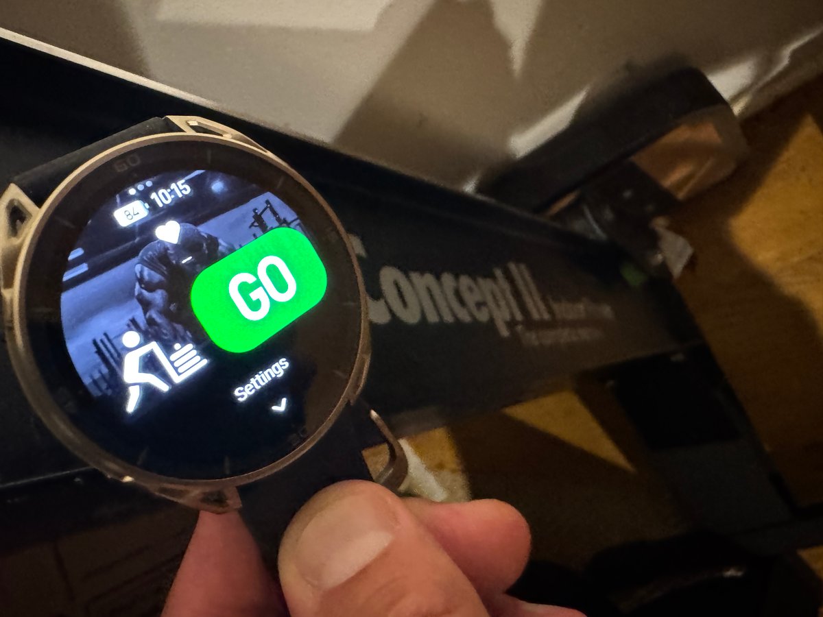 Amazfit Cheetah 2 Ultra in Hyrox mode next to concept II rower
