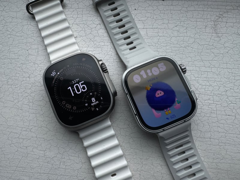 Huawei Watch fit 5 Pro vs Apple Watch Ultra 3 comparing top view
