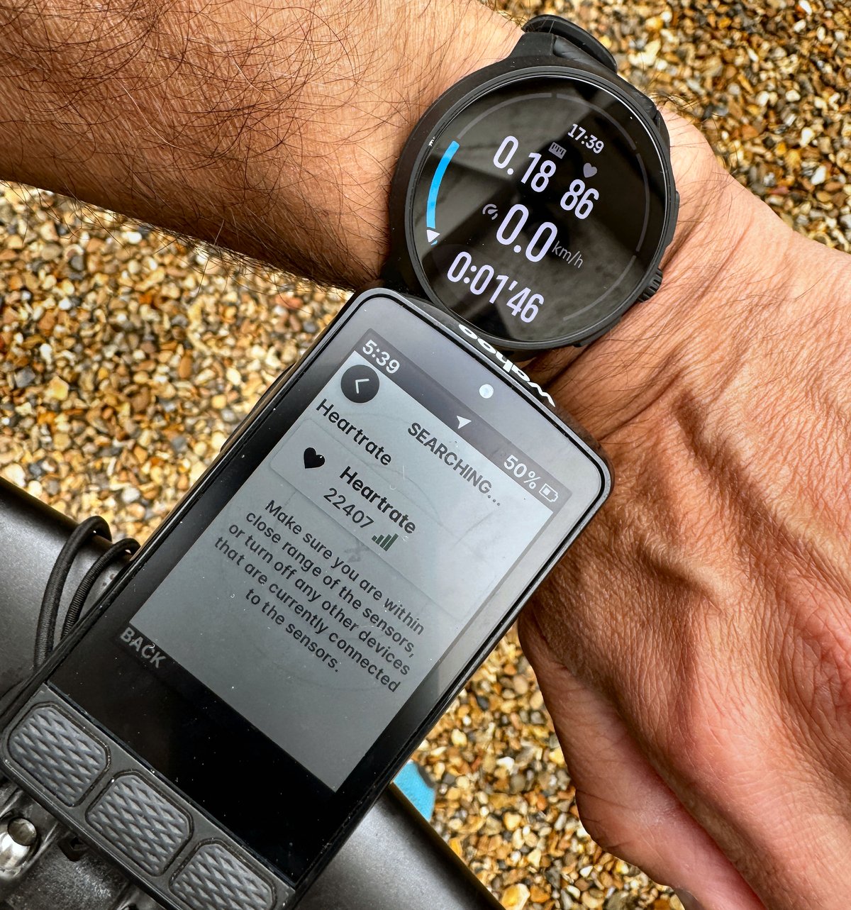 Suunto Race 2 shown as an available heart rate source in the Wahoo ELEMNT pairing screen