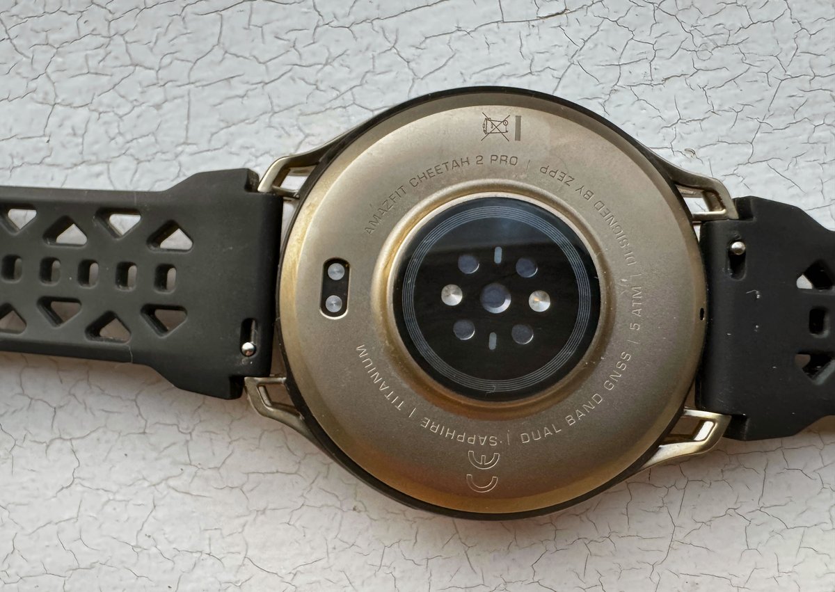 Amazfit Cheetah 2 Pro BioTracker 6.0 optical sensor with five photodiodes and two LEDs