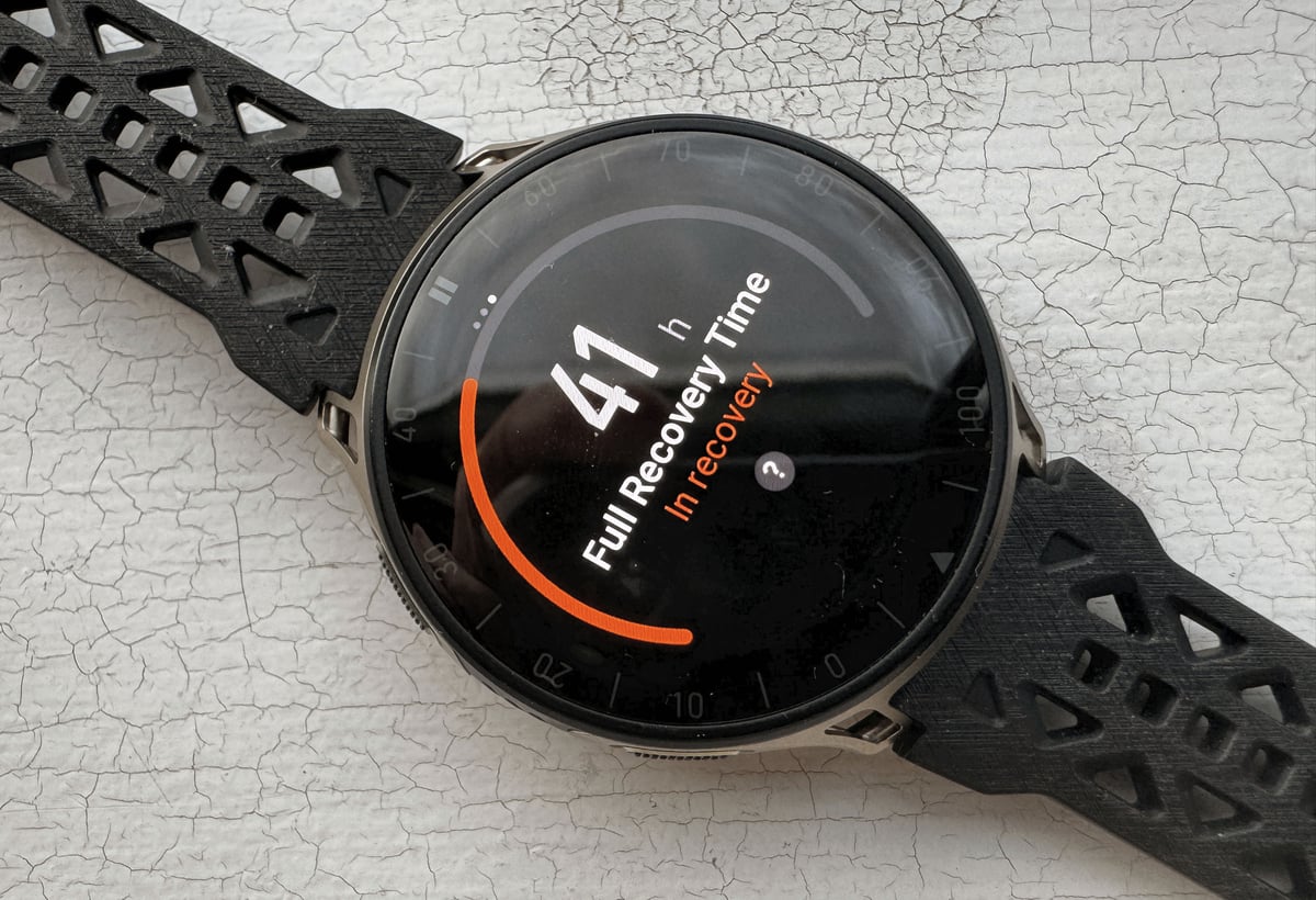 Amazfit Cheetah 2 Pro recovery time metric on watch face, post-run