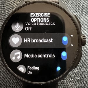 suunto race 2 showing he broadcast mode enabled for cycling profile