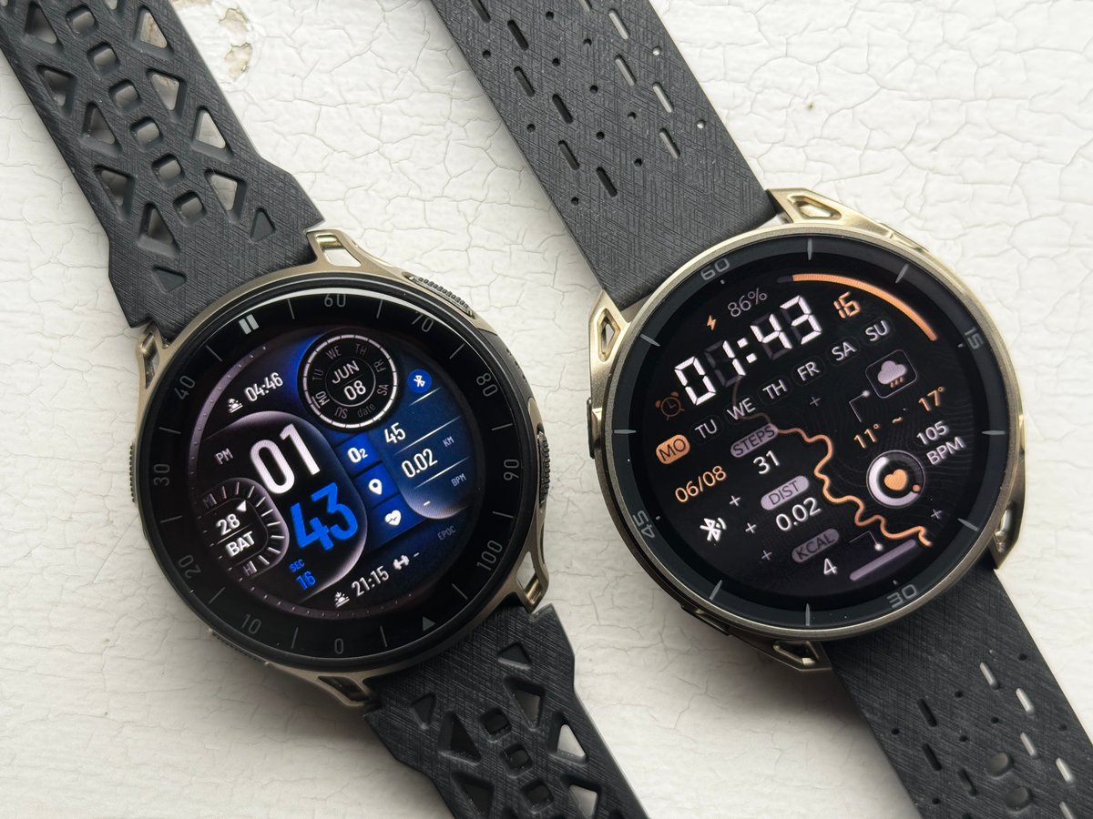 Pro left, Amazfit Cheetah 2 Ultra Right