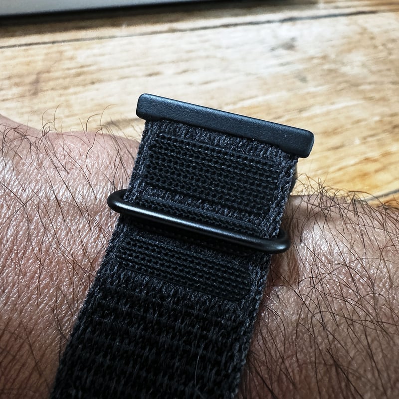 Garmin CIRQA 2 piece velcro and look securing mechanism