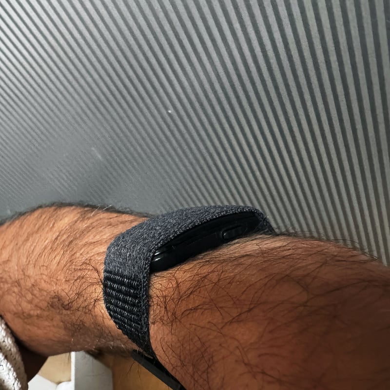 Garmin CIRQA button side view