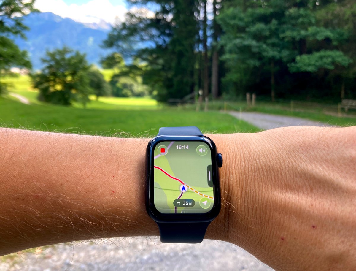 Apple Watch showing offline turn-by-turn navigation during a trail run without an iPhone.