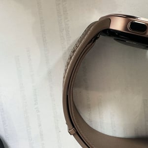 Huawei Watch D3 blood pressure watch 1-4 shown uninflated