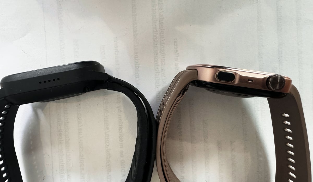 Huawei Watch D3 shown side by side with the Wellue, illustrating the slimmer case and thinner uninflated strap