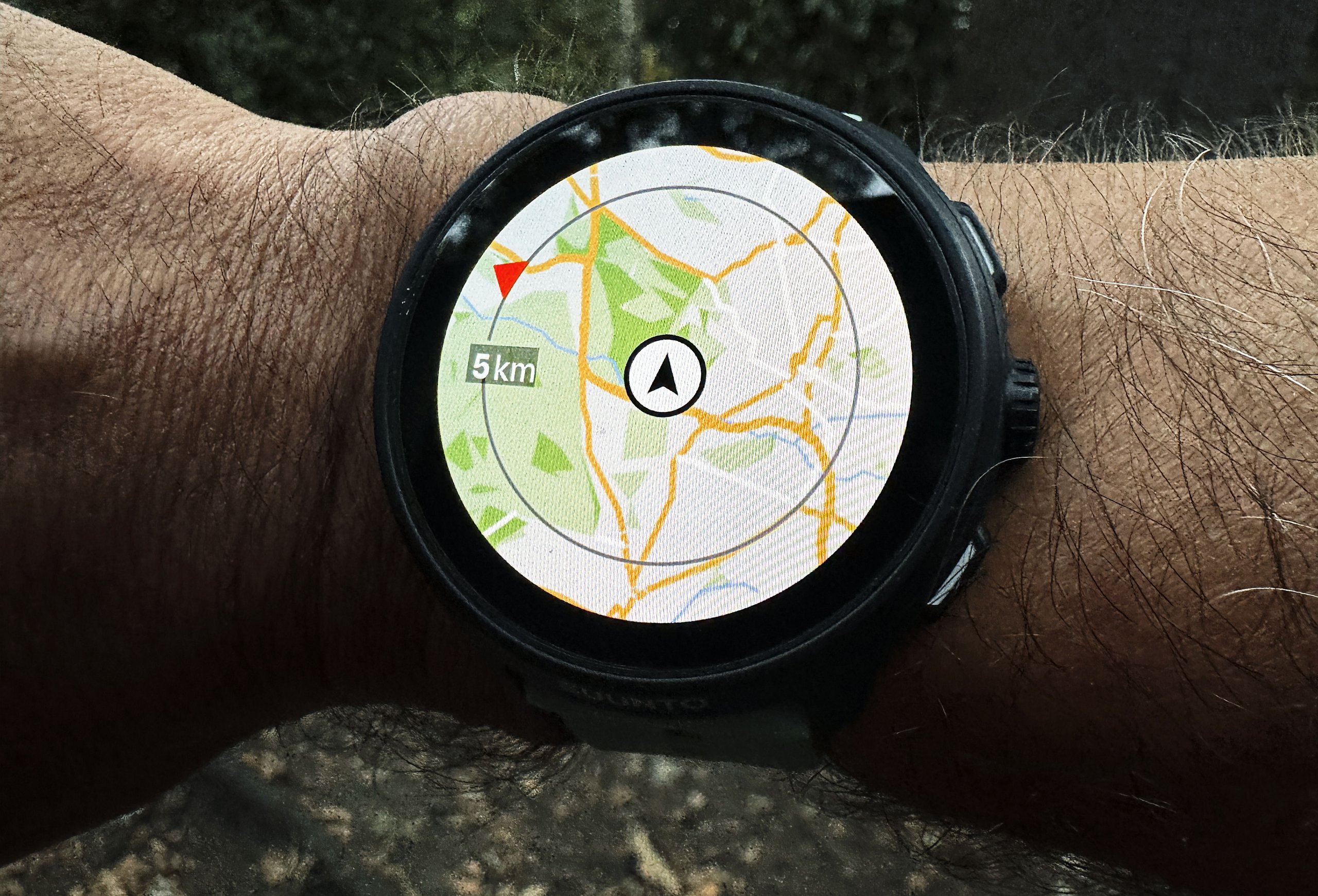Suunto Run 2 offline map screen displayed during a trail run