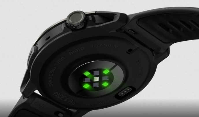 coros pace 4 pro new optical sensor on the rear with leds lit green