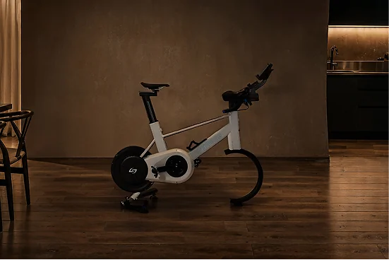 Stages SB200 Indoor Smart Bike hero 2