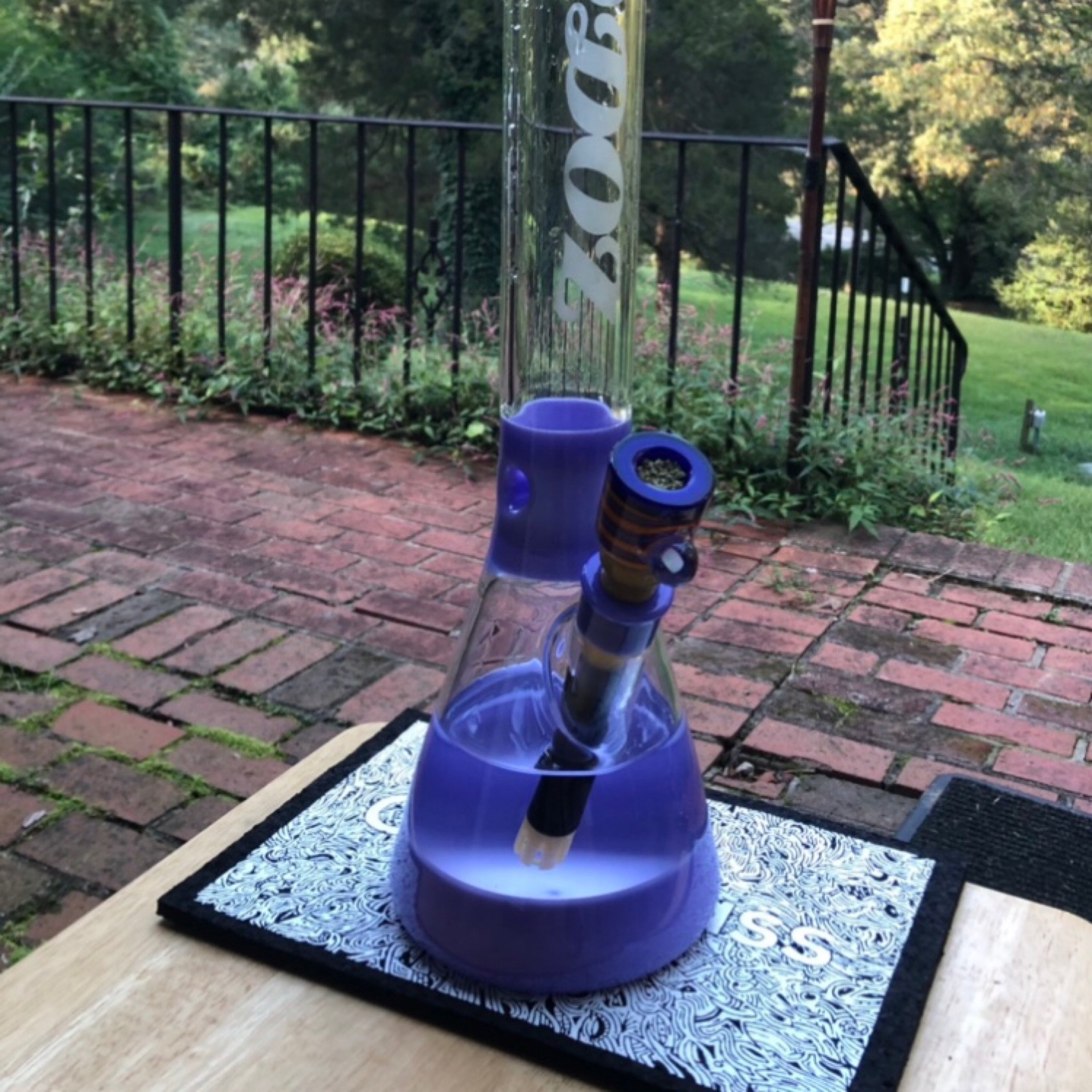 Preview pic of Milky Purple Sodoz beaker 