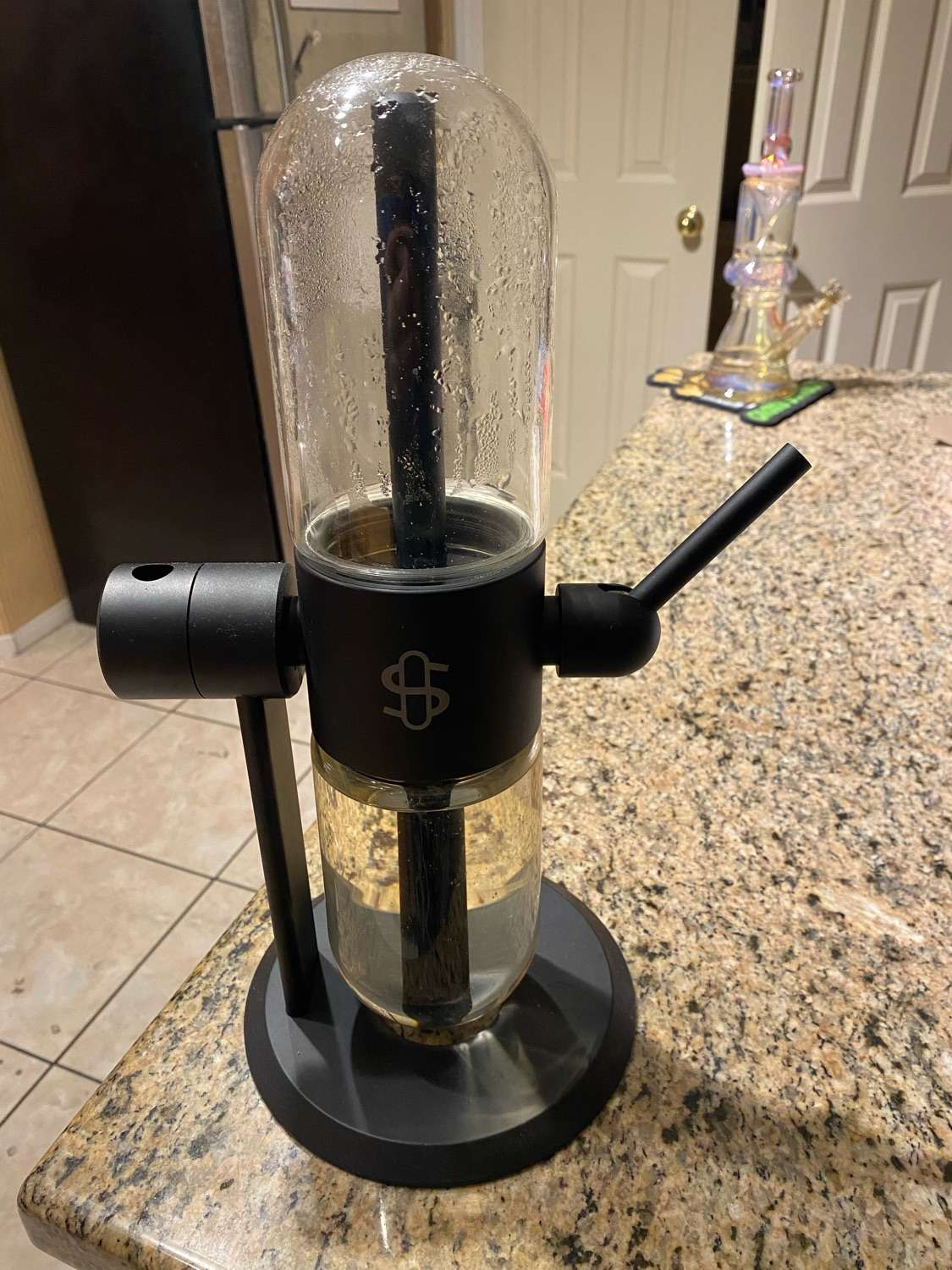 Studenglass gravity bong image 0