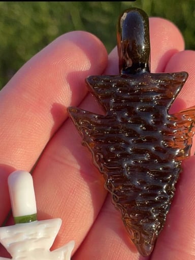 Preview pic of Elksthatrun Arrowhead pendant